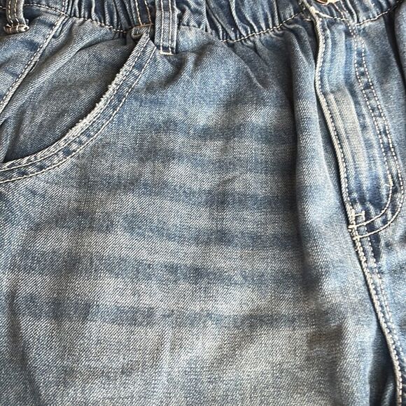 JUNIORS' High-Rise Paper Bag Mom Jeans 11/30W - Picture 4 of 12